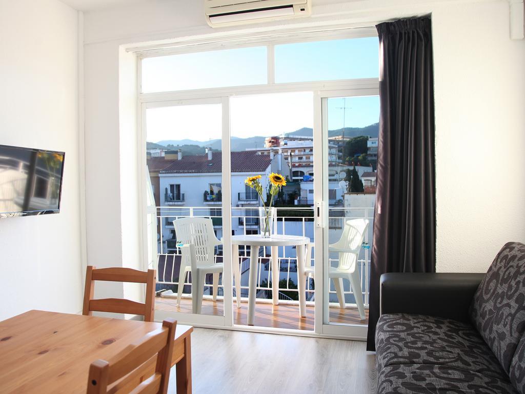 Apartaments Atzavara Calella Værelse billede