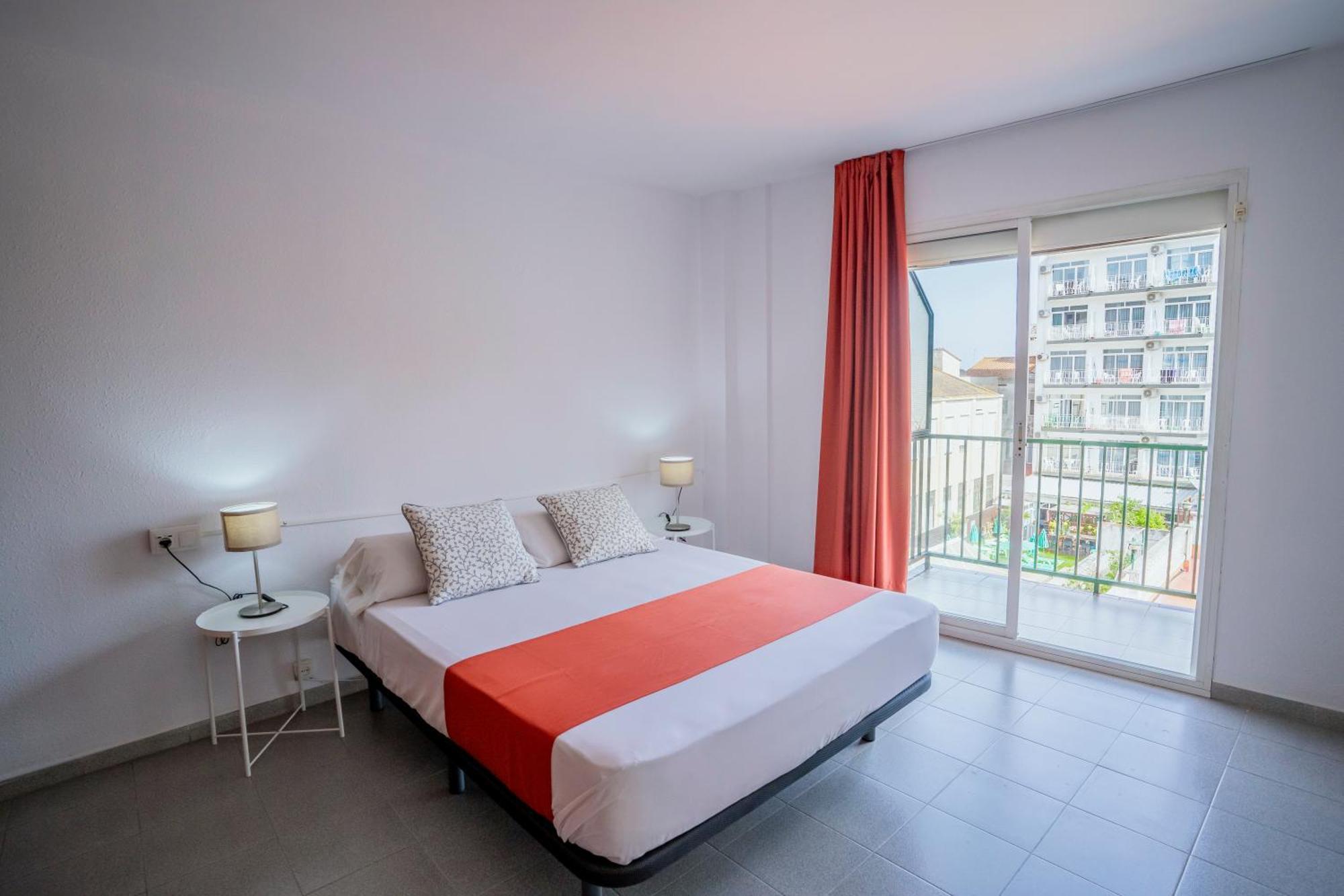 Apartaments Atzavara Calella Værelse billede
